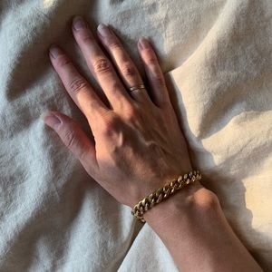 Beautiful gold clasp bracelet